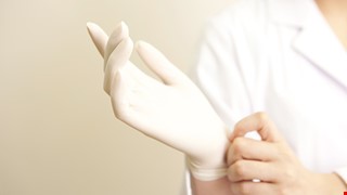 How to suck out phlegm for the patient 如何為病人抽痰？