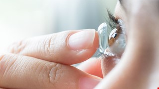 Contact Lenses 美目盼兮－談隱型眼鏡