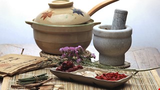 The decocting methods and taking methods of Chinese medicine 中藥煎法與服法