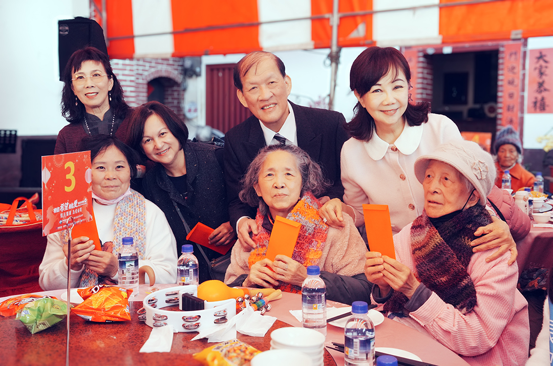 「相信希望・相信愛」慈善音樂會-《情有獨鍾・為愛而唱》 中醫大附醫與林增連基金會攜手送暖 陪伴百位獨居長輩團圓迎新年